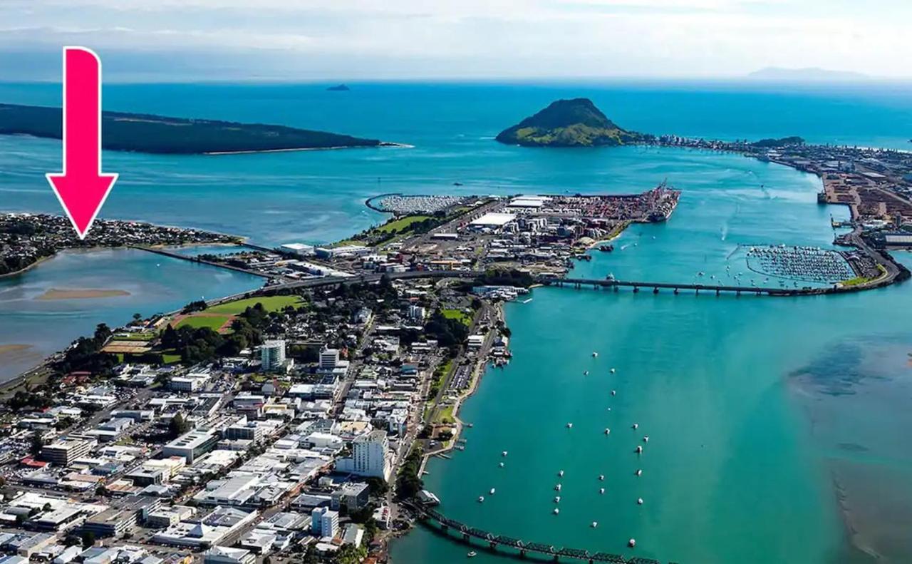 Tauranga - Big, Beautiful Villa On The Water! ภายนอก รูปภาพ